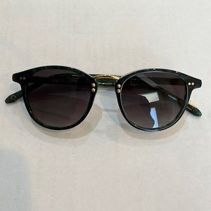 Like new condition Krewe Perry sunglasses